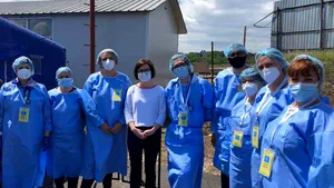 Ministrul Sănătăţii a participat la activităţi de vaccinare în zone rurale: „Merită fiecare minut şi fiecare oră de efort”