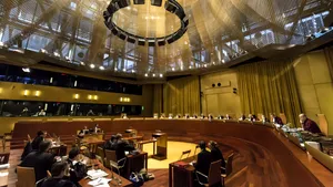 CJUE a acceptat deschiderea unui proces împotriva taxei pe viciu pentru slot-machine. Impactul asupra bugetului al unei decizii favorabile ar putea ajunge la sute de milioane de euro