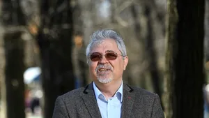 Primarul din Caracal, al cărui fiu deţine depozitul GPL de la Crevedia, s-a autosuspendat din PSD. Ion Doldurea: pompierii români sunt eroi