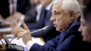 DECLARAŢIA ZILEI: Petre Daea: Fiecare zi în care muncesc e o sărbătoare, chiar şi de Sf. Pătru. 