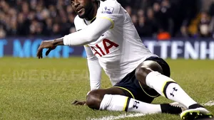 Adebayor îşi acuză fratele că i-a furat tricourile primite de la Foe şi Zidane