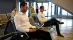 Obiceiurile din aeroport care îi enervează cel mai mult pe călători – sondaj global