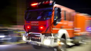 Accident grav în Lețcani: O persoană a murit după ce un camion s-a răsturnat peste o mașină