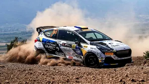 Fraţii Maior, aproape de o performanţă spectaculoasă în Mondialul de Raliuri

