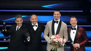 Cum a ajuns Zlatan Ibrahimovic la San Remo, pe motocicleta unui fan AC Milan. VIDEO