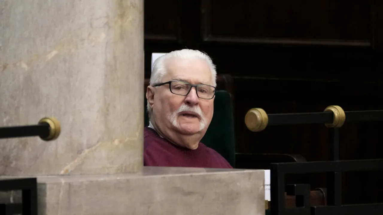 Lech Walesa se declară „îngrozit şi dezgustat” de tratamentul aplicat de Trump lui Zelenski în Biroul Oval