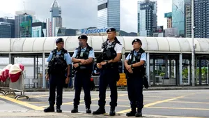 Hong Kong: Mandate de arestare emise pentru 19 activiști din străinătate