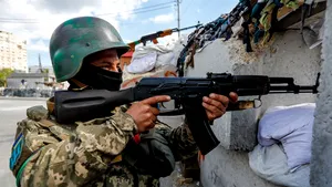 Războiul din Ucraina, ziua a 69-a. Azovstal, luată cu asalt. ONU: evacuarea civililor de la Mariupol a fost „un succes”. Macron a vorbit două ore la telefon cu Putin. Rusia a efectuat bombardamente în oraşul ucrainean Lviv