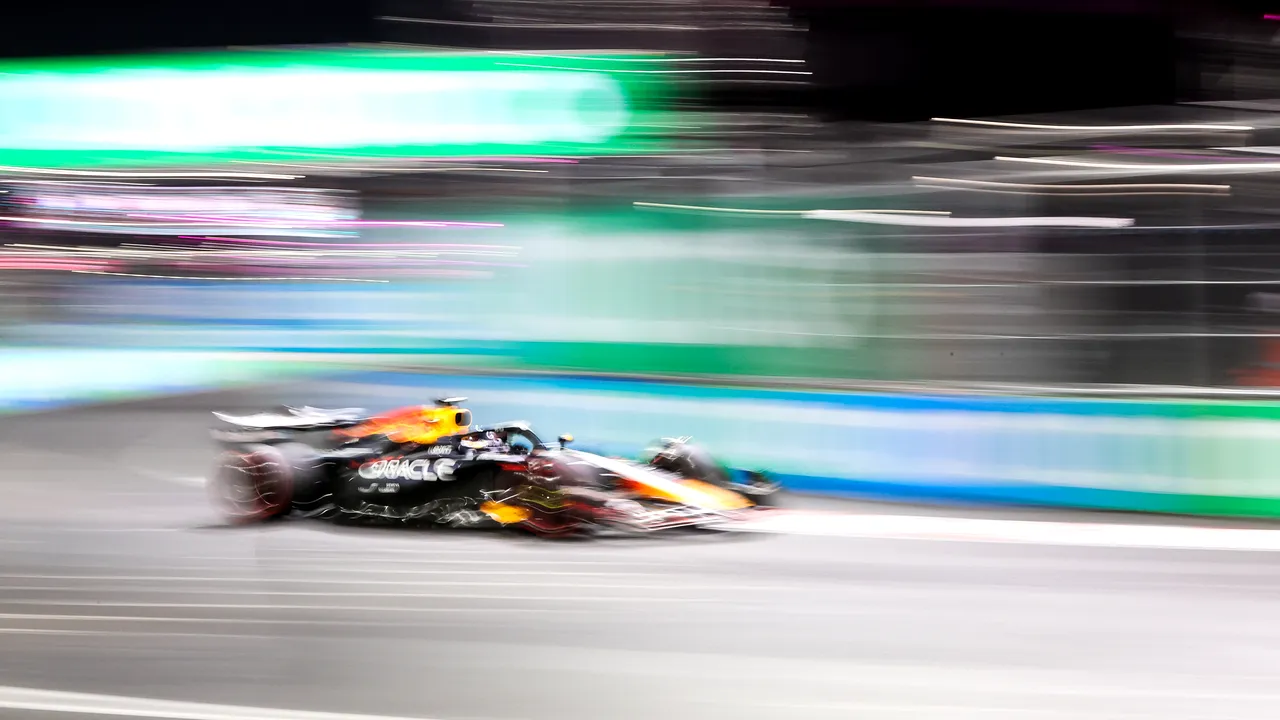 Max Verstappen câştigă dramatic Marele Premiu al Qatarului