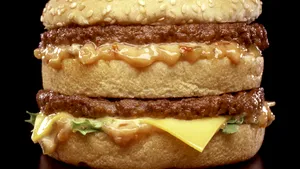 FOCUS:Taxa fast food, între statistici sumbre,vaccin, plăcintă dobrogeană şi grăsimea din mezeluri