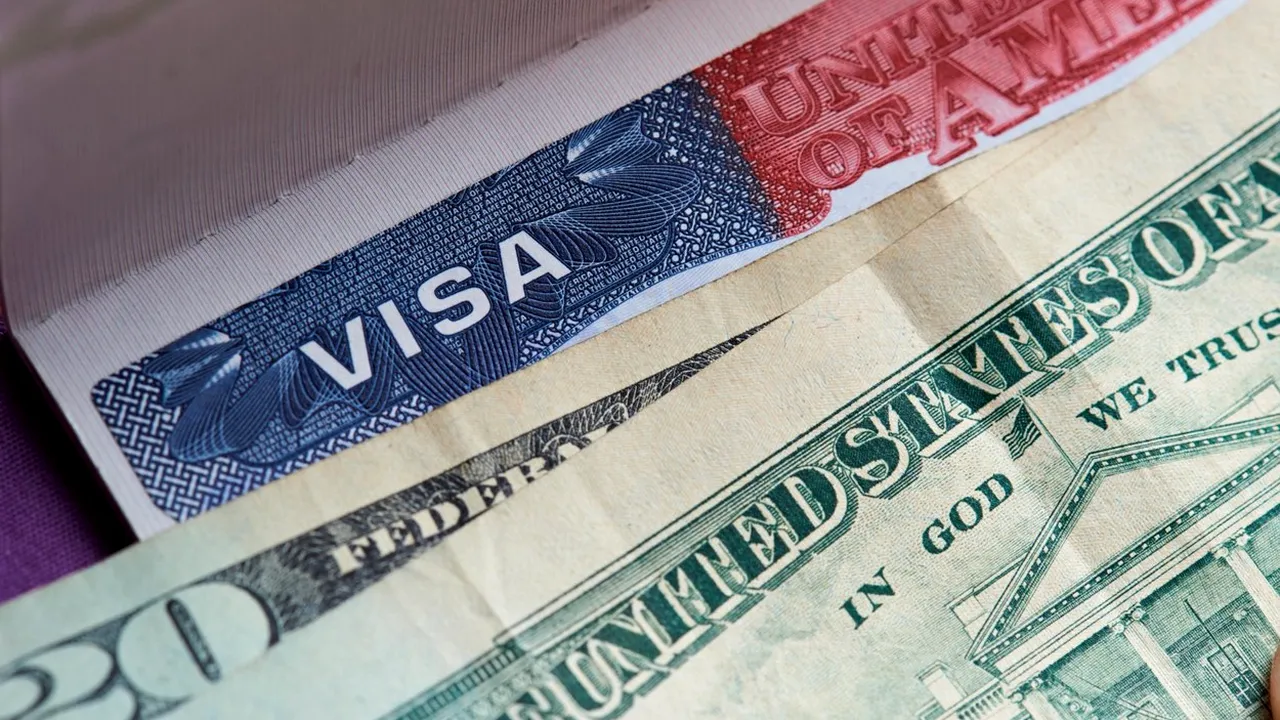 Vice-consulul Ambasadei americane spune care este „secretul” pentru a obţine viza de SUA şi care sunt greşelile care trebuie evitate