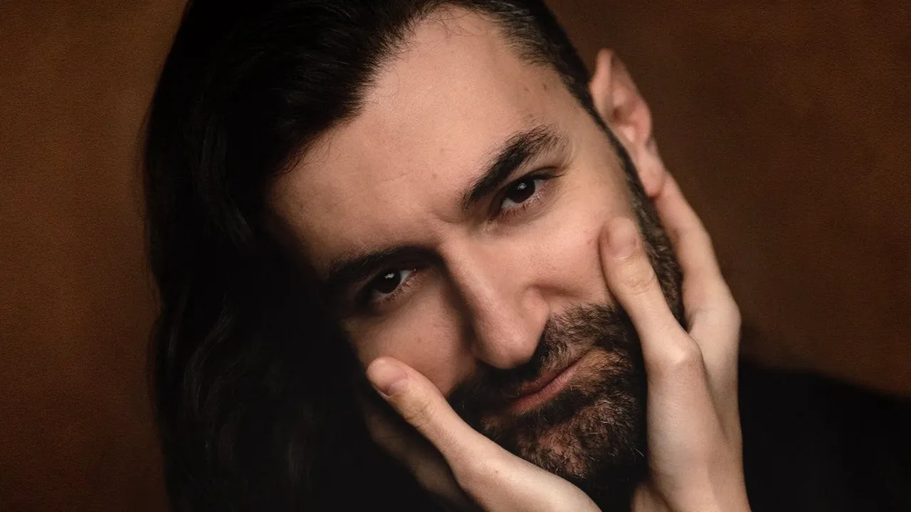 Smiley va lansa un serial muzical, „Mai mult de-o viaţă”. Când va avea loc premiera