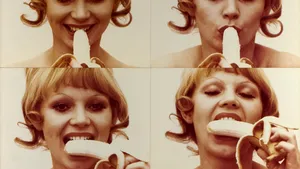 Protest cu BANANE faţă de cenzura artistică, după ce conducerea unui muzeu a eliminat dintr-o expoziţie nişte lucrări considerate 