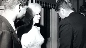 O fotografie rară cu Marilyn Monroe şi fraţii Kennedy, scoasă la licitaţie