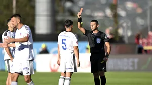 CFR Cluj, victorie cu FC Botoșani. Oaspeții au jucat în 10 din minutul 9
