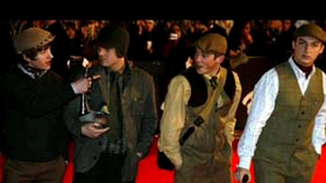 Arctic Monkeys, cea mai bună trupă britanică, la NME Awards
