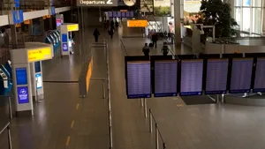 Aeroportul din Amsterdam aşa cum nu a mai fost vreodată. Cum descrie un olandez experienţa trăită
