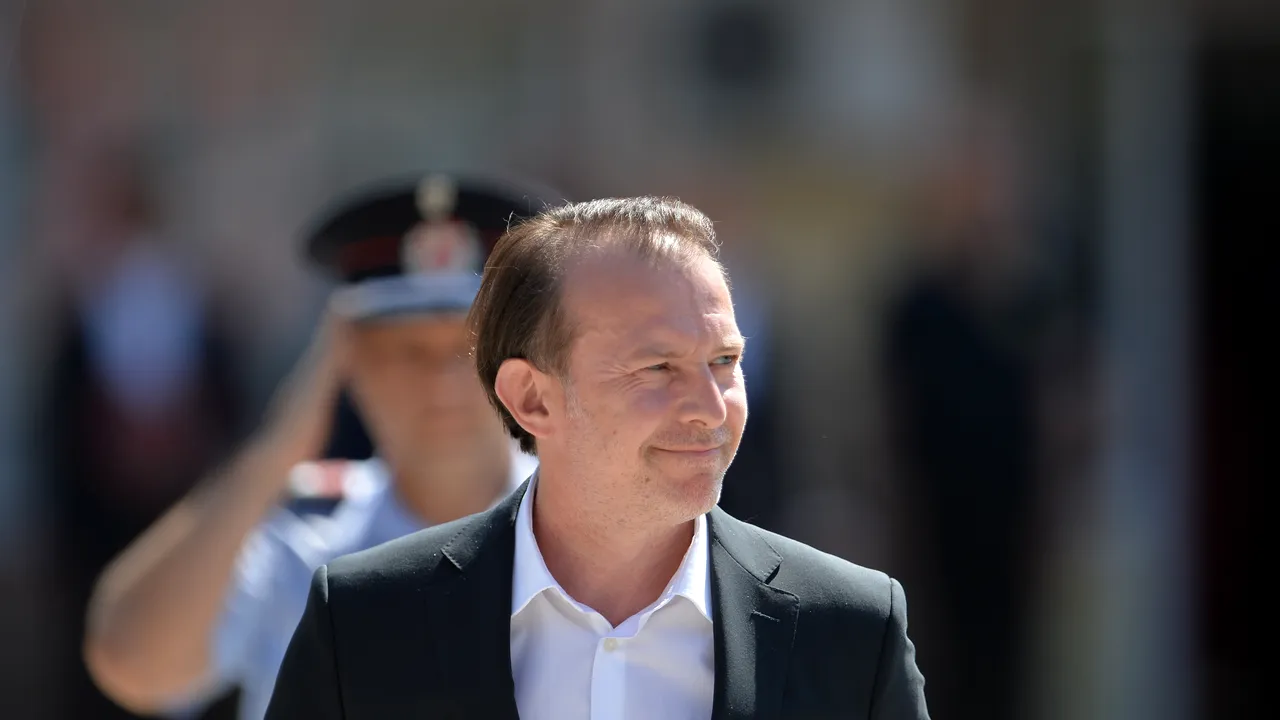 Cîţu cere întoarcerea la normalitate. „Vreau ca anul şcolar să înceapă şi să rămână cu prezenţă fizică”