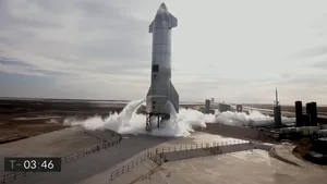 A reuşit să aterizeze în siguranţă, dar a sfârşit la fel ca predecesoarele ei. Racheta SN10 a explodat