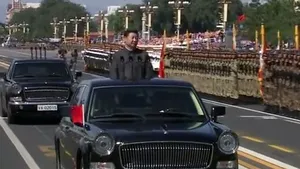 Paradă militară de amploare la Beijing: Demonstraţie de forţă în prezenţa unor demnitari străini - VIDEO