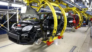 Stellantis mută o parte din producţia de vehicule electrice din China în Europa / Taxele impuse de UE vor aduce mai mulţi producători auto chinezi pe continentul european