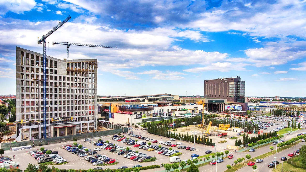 FOTO Au început lucrările la cel de-al treilea corp al Openville. Ansamblul va conţine cea mai înaltă clădire din România