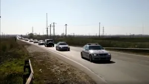 VIDEO Poliţia Română suplimentează forţele în Ialomiţa. O coloană de maşini se îndreaptă spre judeţ