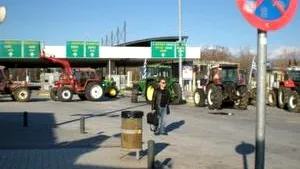 Fermierii greci au deschis temporar punctele de trecere cu Bulgaria