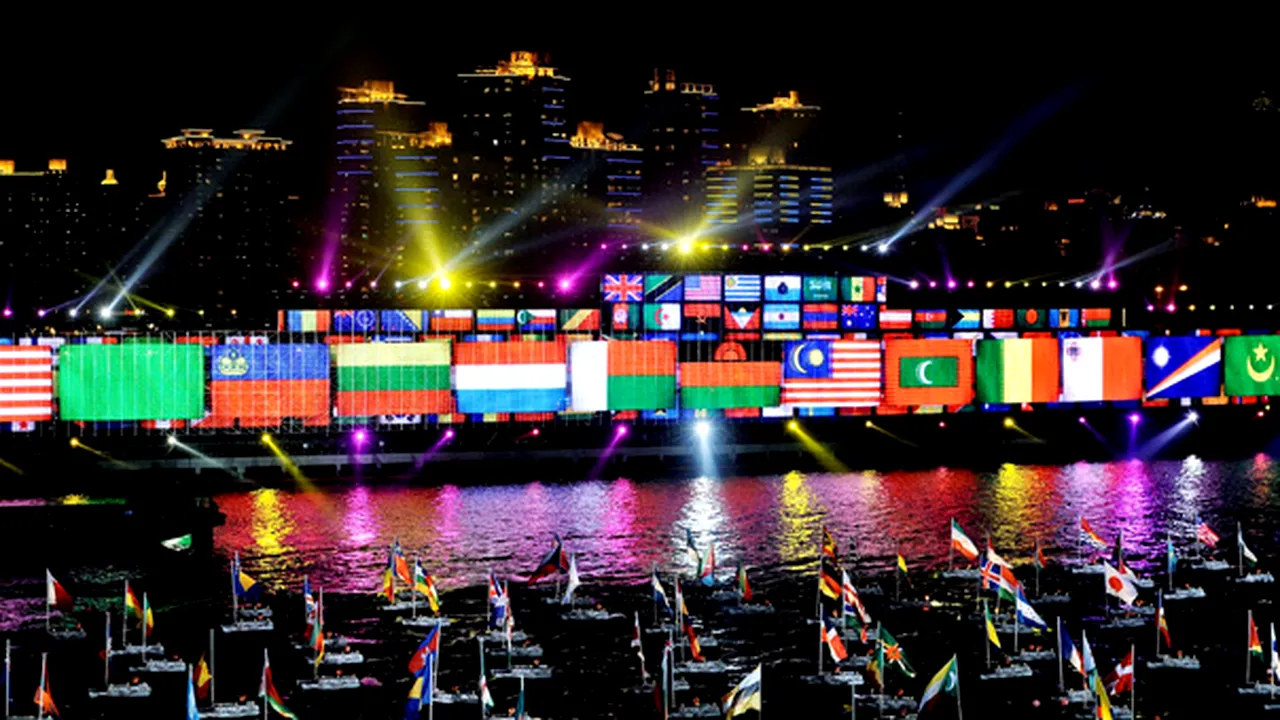 FOCUS: Expo 2010, Shanghai - o forfotă de idei, culori, proporţii, într-un creuzet asiatic