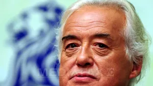 Jimmy Page, premiat în cadrul galei Mojo Awards 2010