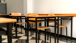 Noi cazuri de COVID-19 în şcoli. Un profesor şi trei elevi din Sectorul 4 au fost testaţi pozitiv la virusul SARS-COV-2