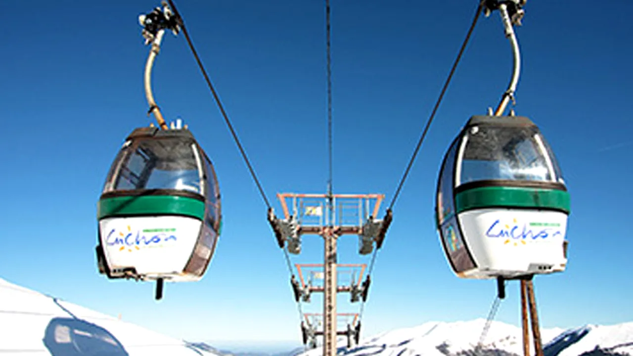 Zeci de turişti, blocaţi în telecabină în Pirinei timp de patru ore