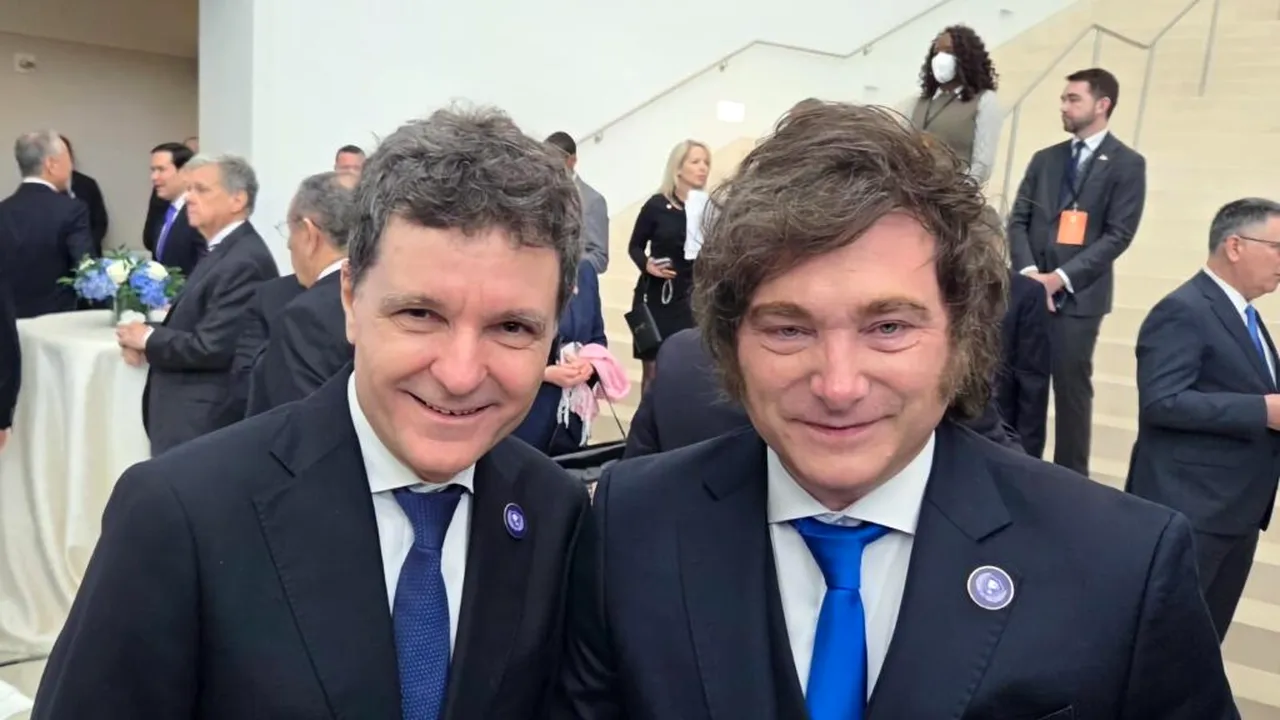 Cine este controversatul președinte libertarian cu care Nicușor Dan s-a pozat