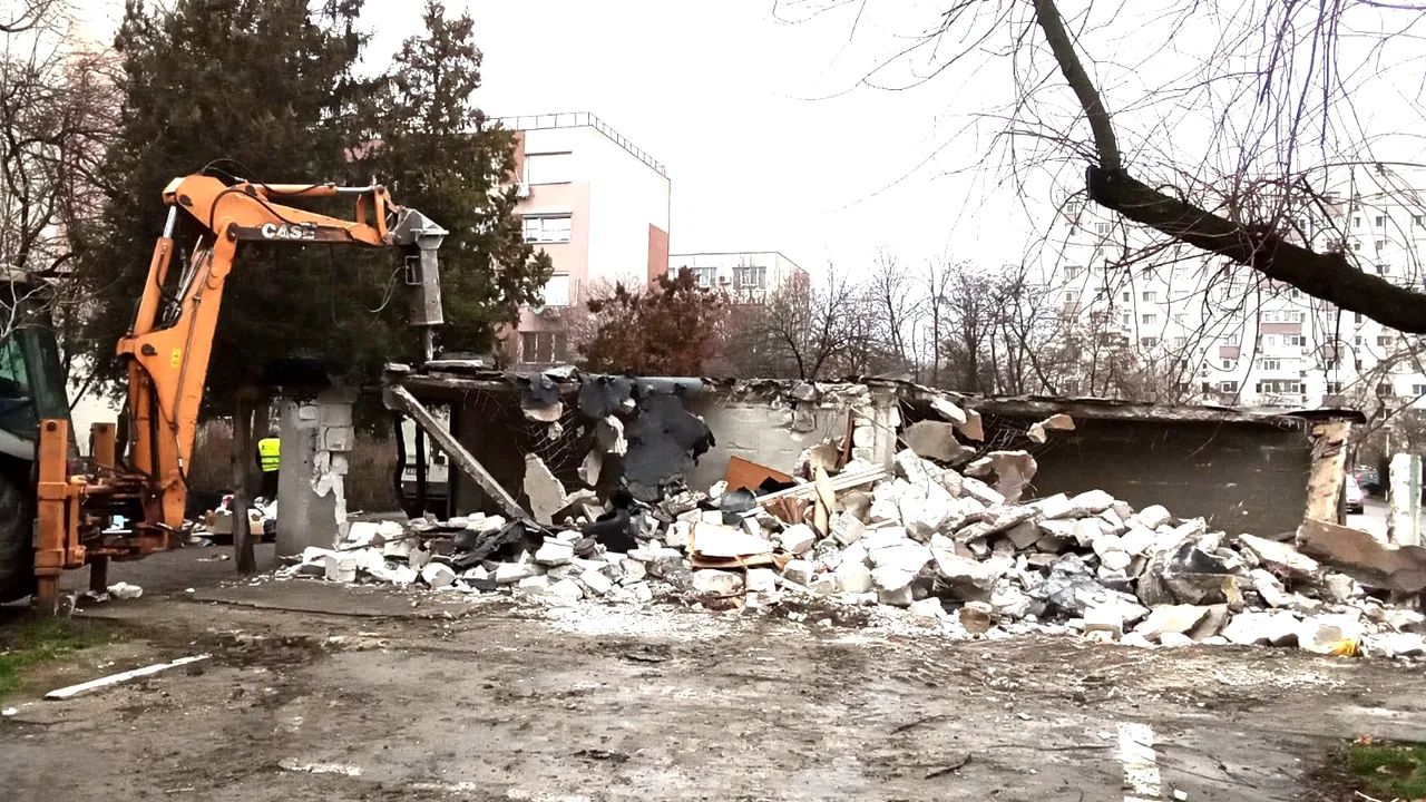 Garajele de pe Calea Victoriei din Capitală vor fi demolate