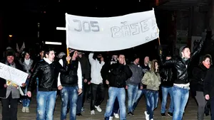 Suporterii vor participa joi la protestele din Piaţa Universităţii. Asociaţia Suporterilor Români: Ne delimităm de orice factor politic