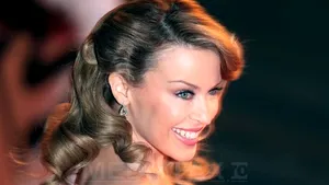 Kylie Minogue dezminte zvonurile referitoare la despărţirea de logodnicul ei