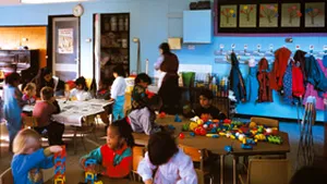 Numărul locurilor în grădiniţe, cu peste 7.700 mai mare decât al copiilor înscrişi