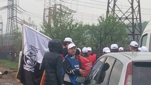 Minerii de la Turceni şi Rovinari au ajuns în Bucureşti şi protestează în faţa Guvernului