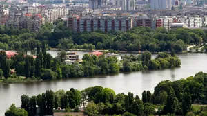 Terenurile rămân o investiţie strategică, deşi climatul economic şi politic e incert