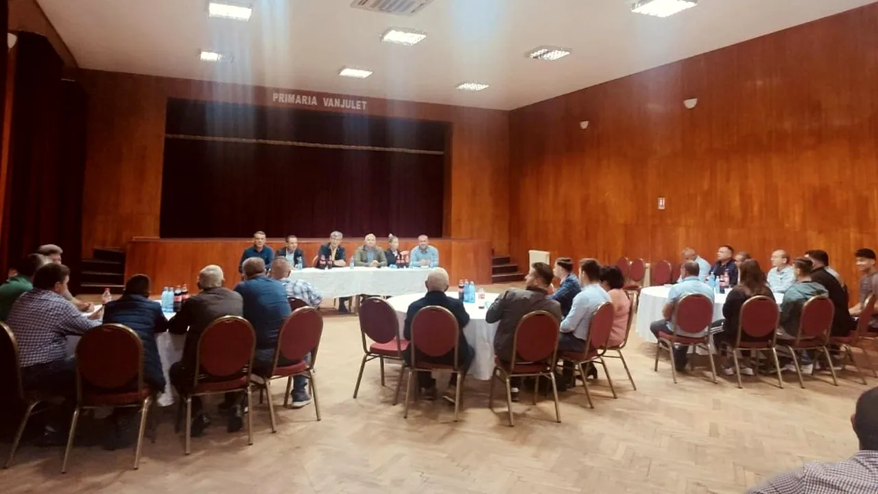 COMENTARIU Sorin Avram: Ipocrizie marca ministrul Energiei. Virgil Popescu, şedinţă de partid într-o sală scăldată de lumina neoanelor. Totuşi, nu becurile sunt problema