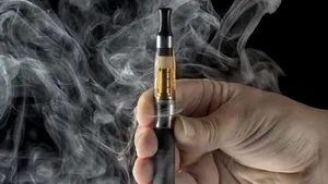 Un expert medical dezvăluie un nou efect secundar alarmant al țigărilor electronice