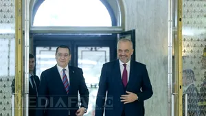 Ponta, despre cartea premierului albanez: La noi, toate culisele puterii sunt la TV, nu trebuie cărţi