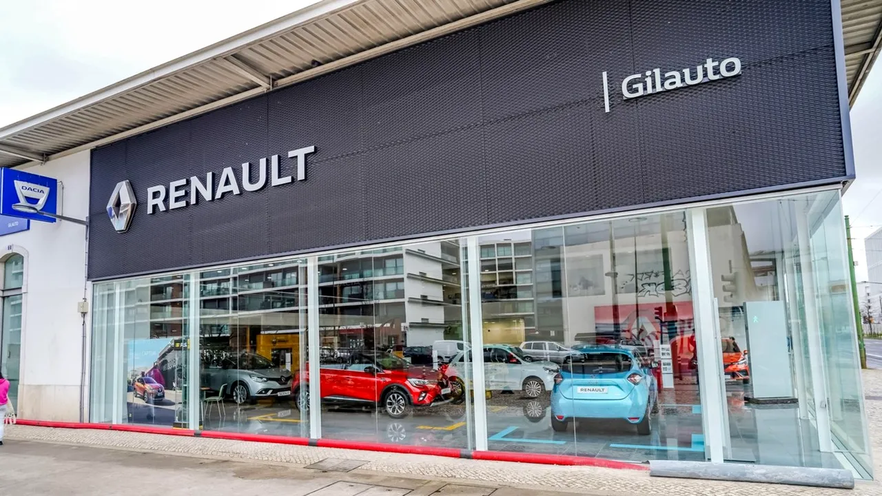 Comisia Europeană aprobă planul Franţei de 5 miliarde de euro, pentru creditarea companiei Renault