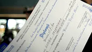 Cinci persoane, suspectate că au dat diplome şi foi matricole false