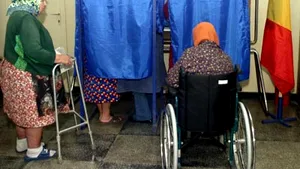 Alegătorii care nu pot vota singuri au dreptul să îşi aleagă însoţitorul