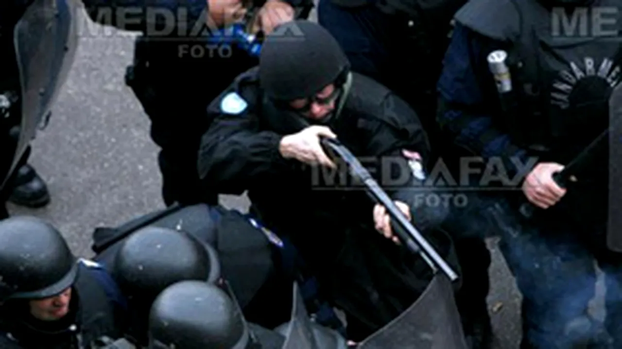 Amnesty cere judecarea poliţiştilor români acuzaţi de uciderea a doi etnici albanezi în Kosovo