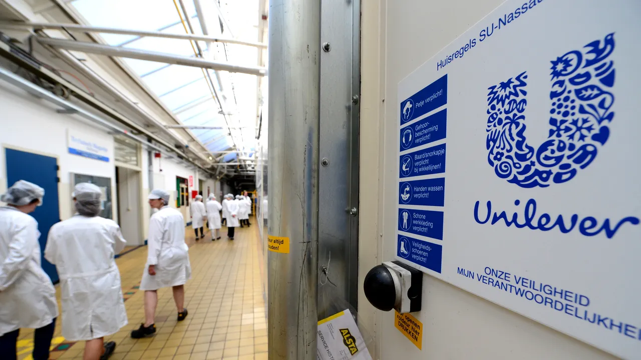 Unilever încurajează vaccinul anti COVID-19 şi ar putea face donaţii majore ţărilor sărace. Strategia companiei pentru siguranţa angajaţilor