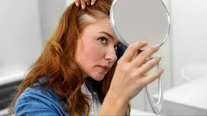 Cum să alegi un tratament eficient împotriva căderii părului