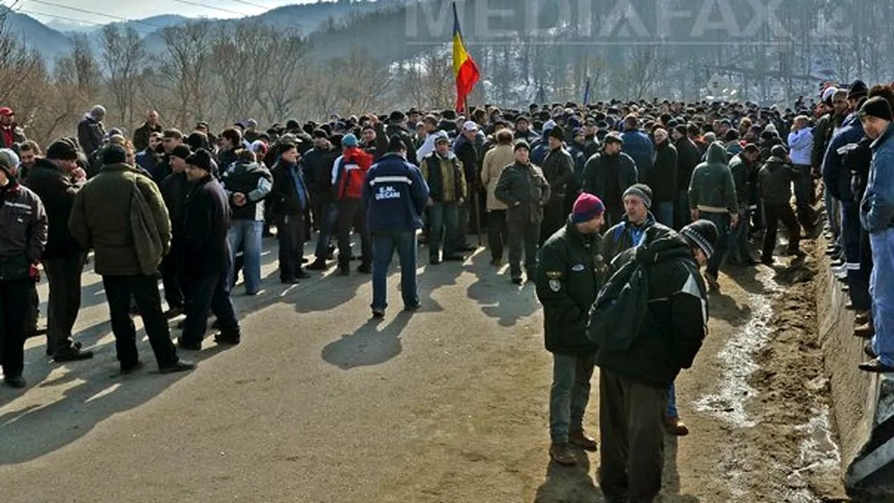 PROTESTELE DIN VALEA JIULUI: O delegaţie a minerilor a plecat spre Capitală pentru noi negocieri la Ministerul Economiei