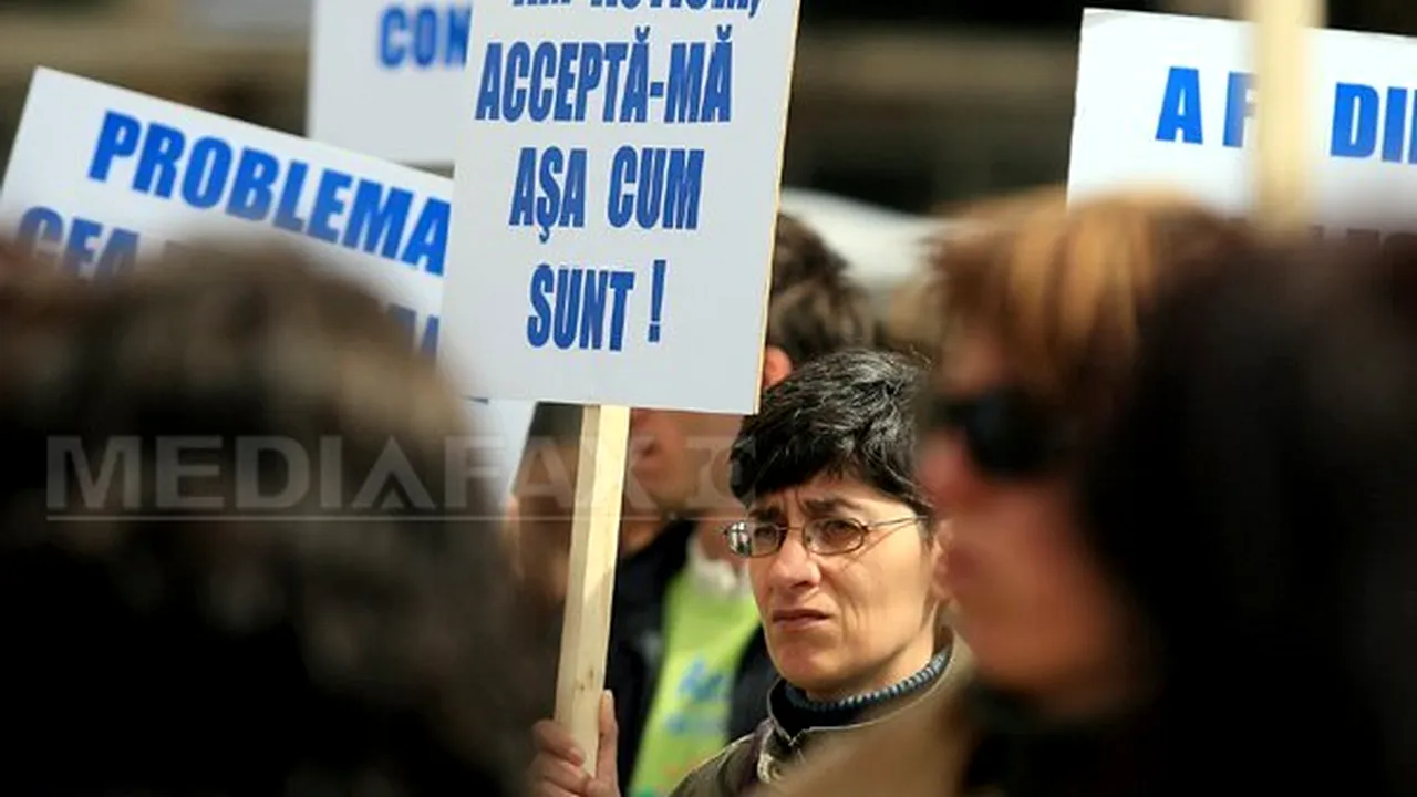 Miting şi marş în Capitală, luni, în favoarea drepturilor persoanelor cu autism